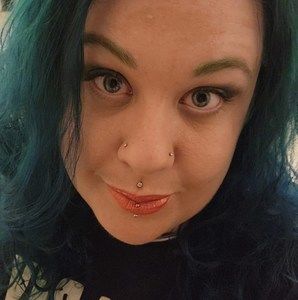 Meet your Posher, Lia